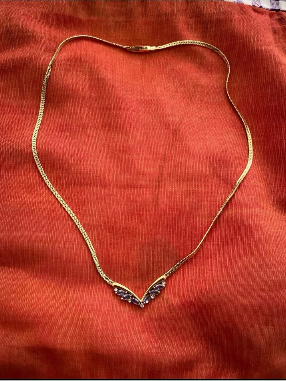 Vintage Avon Gold-Tone Women’s Necklace with Purple Gemstone Accent